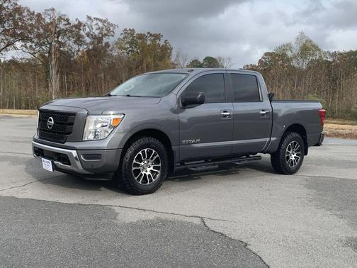 2021 Nissan Titan SV
