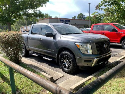 2021 Nissan Titan SV