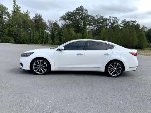 2019 Kia Cadenza Technology