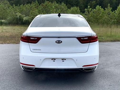 2019 Kia Cadenza Technology