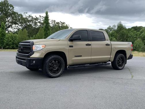 Quicksand 2017 Toyota Tundra SR5