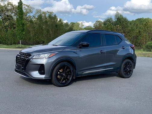 2021 Nissan Kicks SR