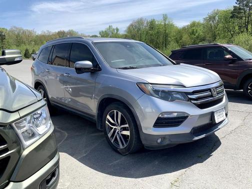 Lunar Silver Metallic 2017 Honda Pilot Touring