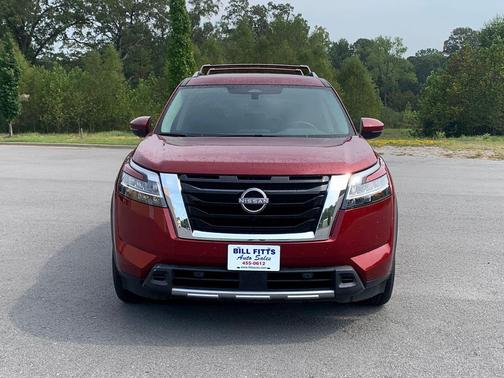 2023 Nissan Pathfinder SL FWD