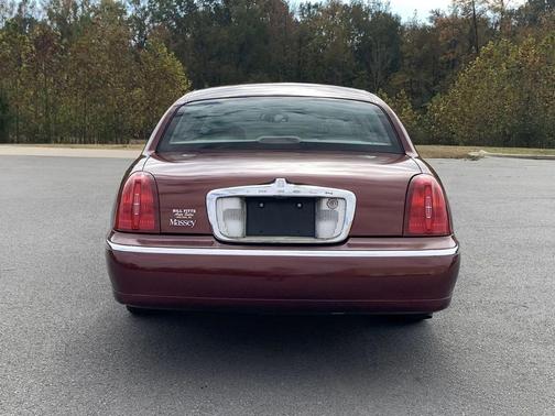 2002 Lincoln Town Car Signature