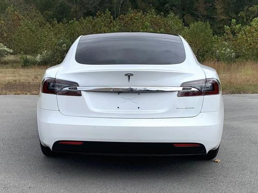 2020 Tesla Model S 