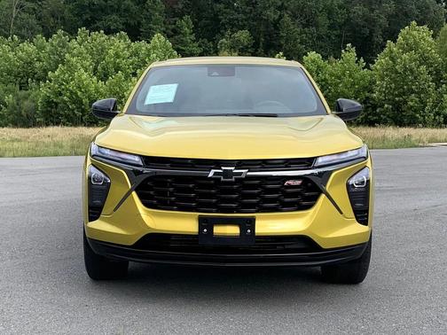 Nitro Yellow Metallic 2025 Chevrolet Trax FWD 1RS