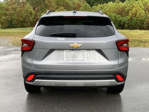 Sterling Gray Metallic 2025 Chevrolet Trax LT