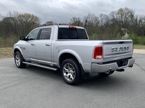 2017 RAM 1500 Limited Crew Cab 4x4 5'7' Box