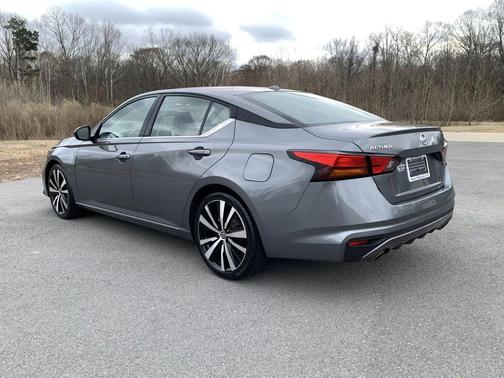 2021 Nissan Altima SR FWD