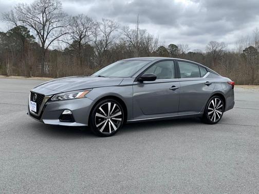 2021 Nissan Altima SR FWD