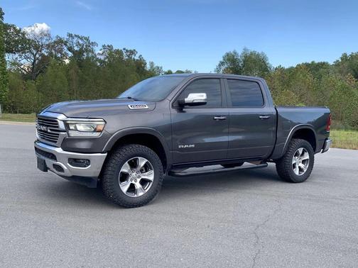 Granite Crystal Metallic Clearcoat 2020 RAM 1500 Laramie