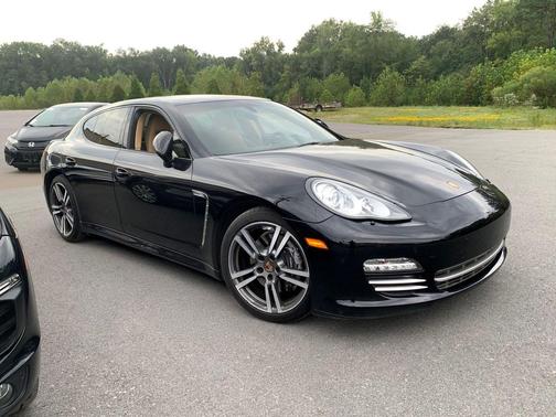 2013 Porsche Panamera 4