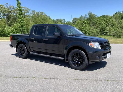 Magnetic Black Pearl 2020 Nissan Frontier SV