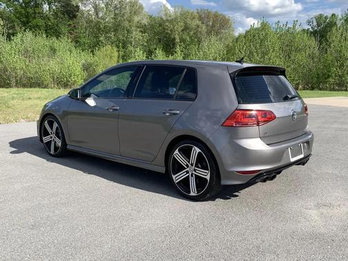 2015 Volkswagen Golf R 4-Door w/DCC & Navigation