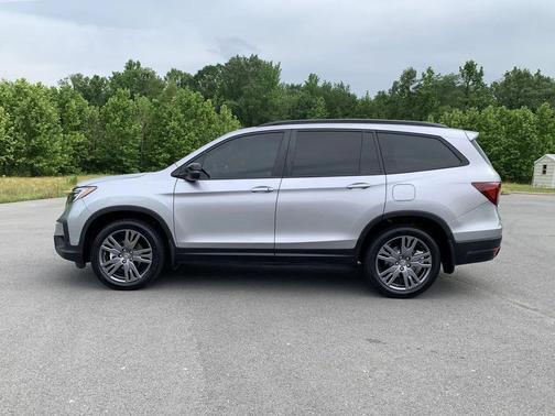 Lunar Silver Metallic 2022 Honda Pilot AWD Sport