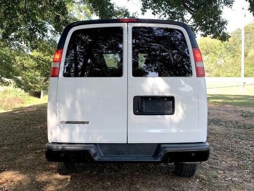 Summit White 2017 Chevrolet Express 2500 Work Van