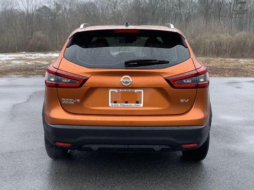 2022 Nissan Rogue Sport SV