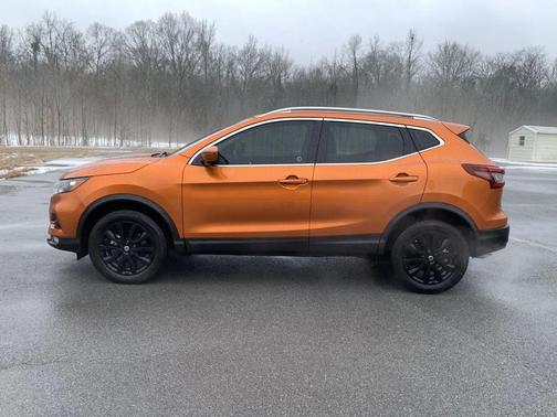 2022 Nissan Rogue Sport SV