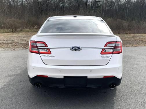 2018 Ford Taurus Limited