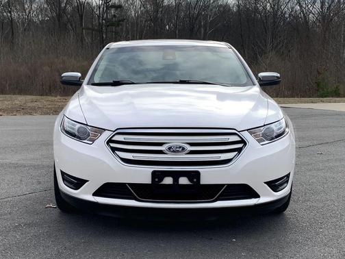 2018 Ford Taurus Limited