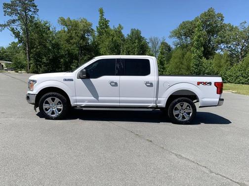 Oxford White 2019 Ford F-150 XLT