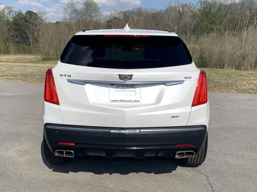 Crystal White Tricoat 2017 Cadillac XT5 Premium Luxury