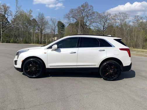 Crystal White Tricoat 2017 Cadillac XT5 Premium Luxury