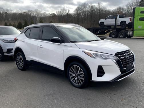 2022 Nissan Kicks SV