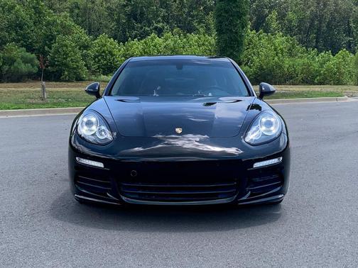 2015 Porsche Panamera 4