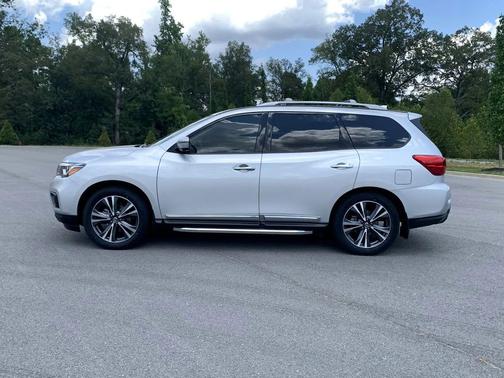 2020 Nissan Pathfinder Platinum 2WD