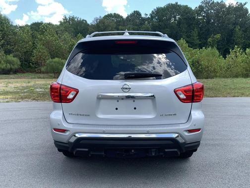 2020 Nissan Pathfinder Platinum 2WD