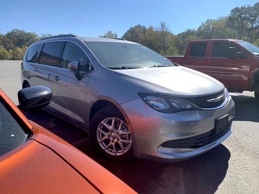 2020 Chrysler Voyager LXI