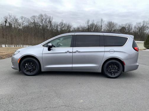 2020 Chrysler Voyager LXI