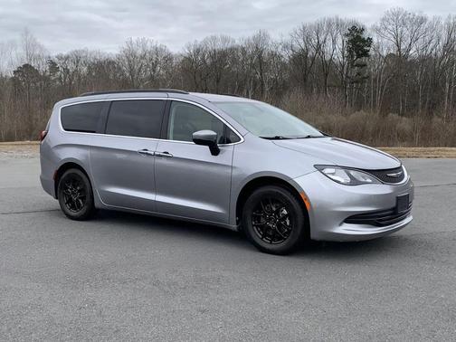 2020 Chrysler Voyager LXI