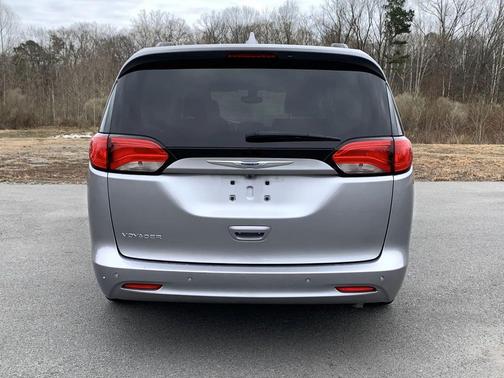 2020 Chrysler Voyager LXI