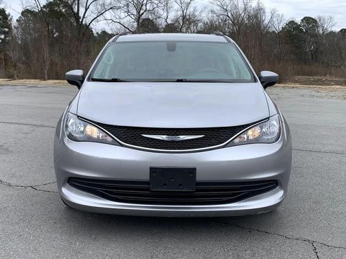 2020 Chrysler Voyager LXI