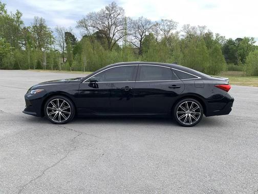 Blk 2019 Toyota Avalon