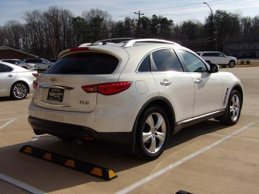 2009 INFINITI FX35 Base