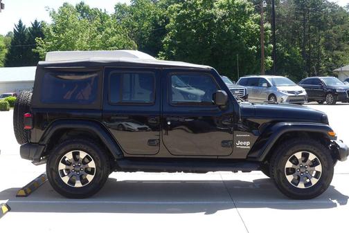 Black Clearcoat 2018 Jeep Wrangler Unlimited Sahara