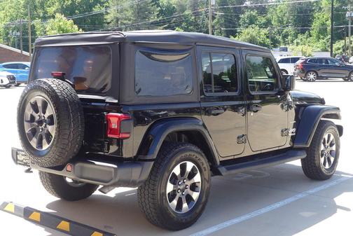 Black Clearcoat 2018 Jeep Wrangler Unlimited Sahara