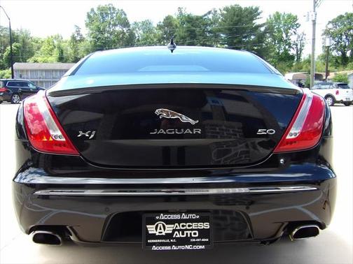 2015 Jaguar XJ Base