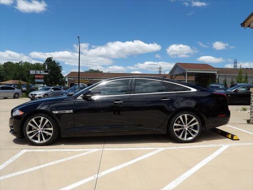 2015 Jaguar XJ Base