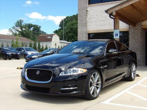 2015 Jaguar XJ Base