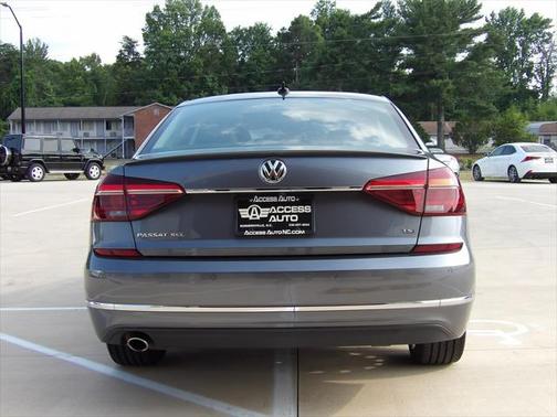 2017 Volkswagen Passat 1.8T SEL Premium