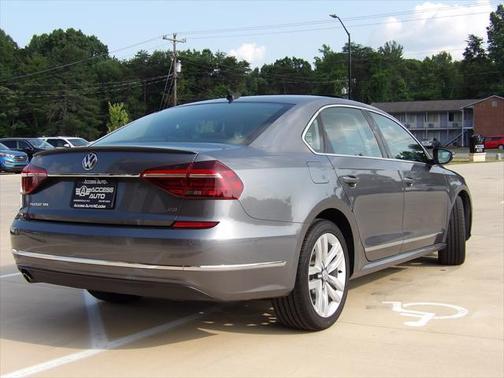 2017 Volkswagen Passat 1.8T SEL Premium