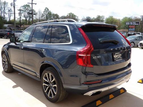 2019 Volvo XC90 T6 Momentum