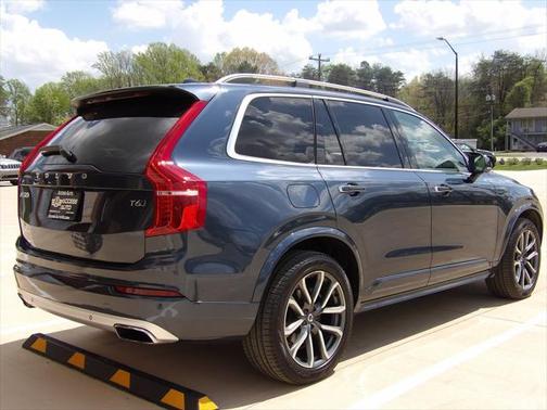 2019 Volvo XC90 T6 Momentum