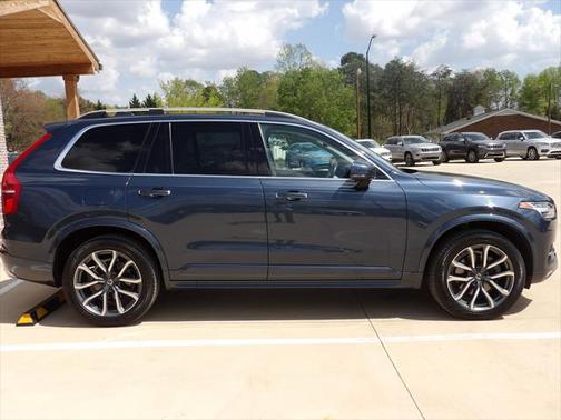 2019 Volvo XC90 T6 Momentum