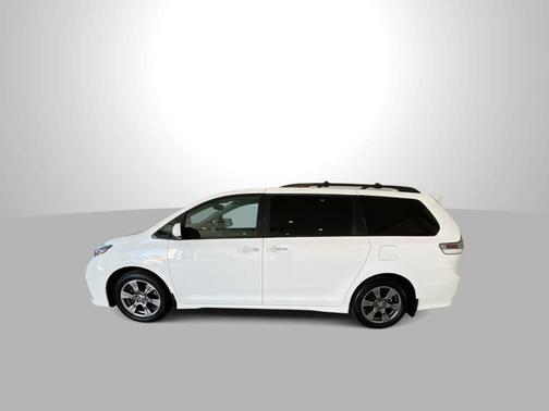 2020 Toyota Sienna SE